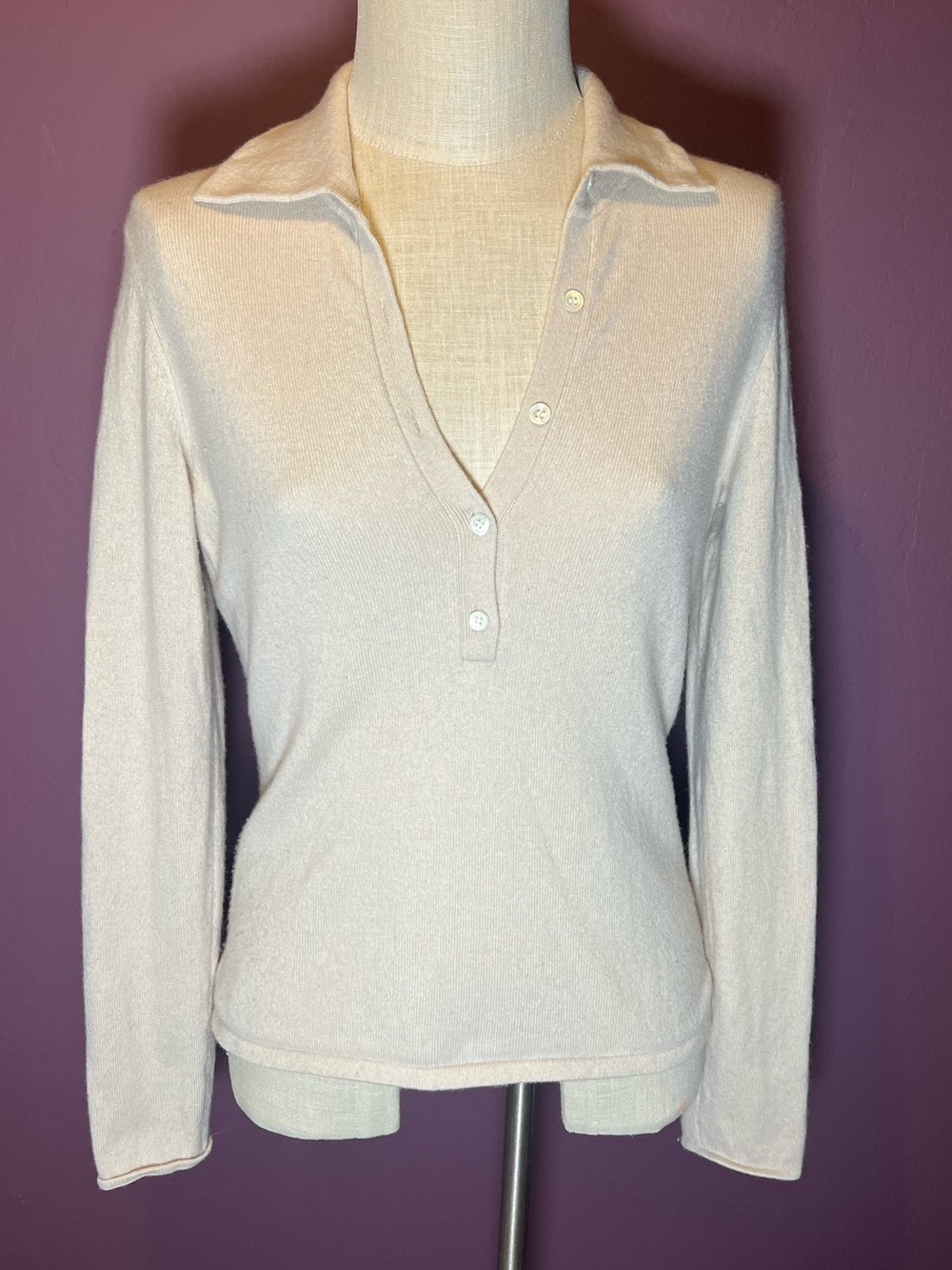🤍Bloomingdale's Cashmere Cream V-Neck Polo Sweater